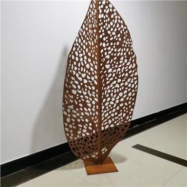 SCULPTURES DE FEUILLES DE JARDIN