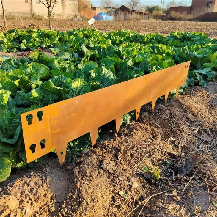 Flexible Garden Edge System