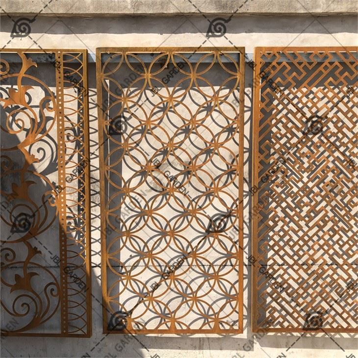 Écran de confidentialité décoratif en métal perforé