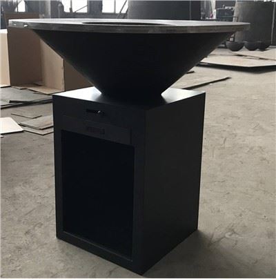 Grilles extérieures noires