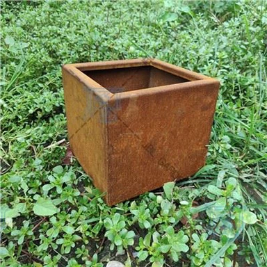 Jardinière longue en métal