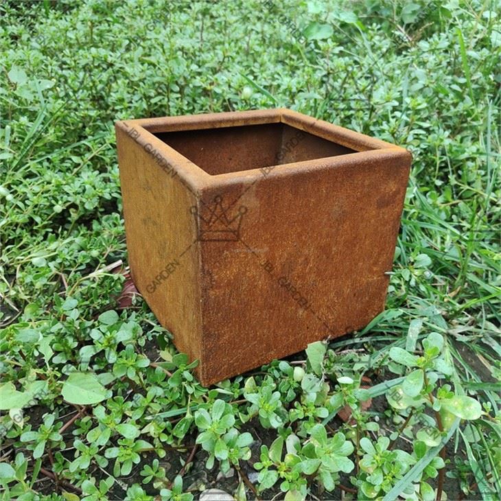 Veradek Metallic Series Pedestal Planter