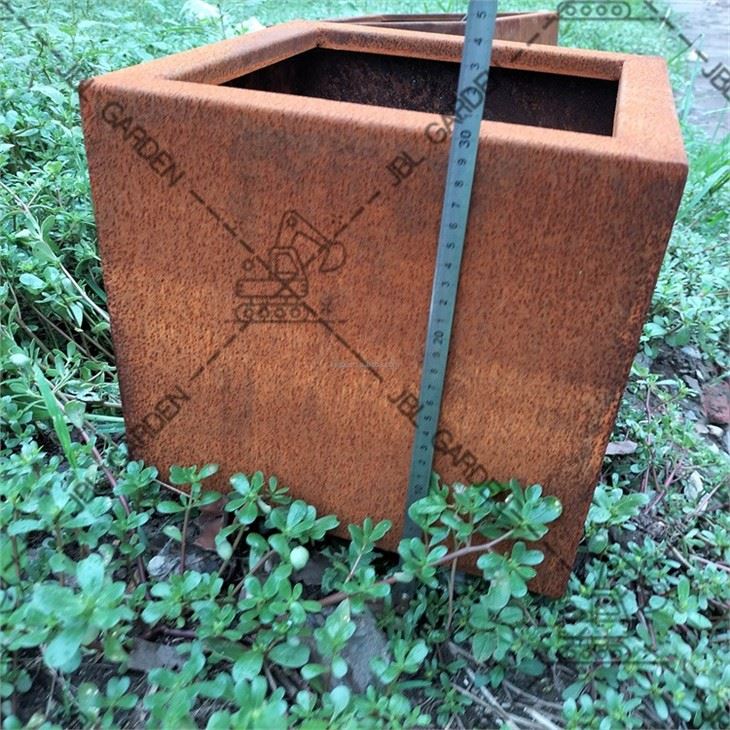 Veradek Outdoor Planter