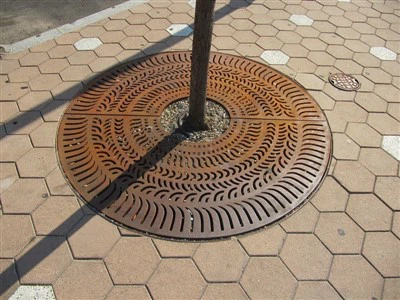 Grille d'arbre en acier en métal