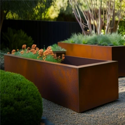 Jardinières en acier rouillé grandes